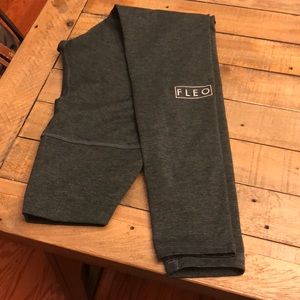 Fleo El Toro Silver Spruce Bounce leggings 25 in size small